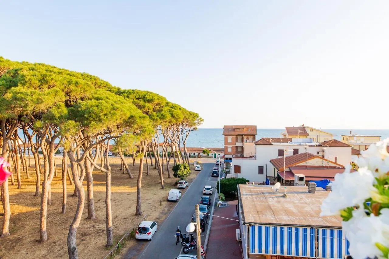 Pepe Nero Relax Hotel Follonica 0*,  Italy